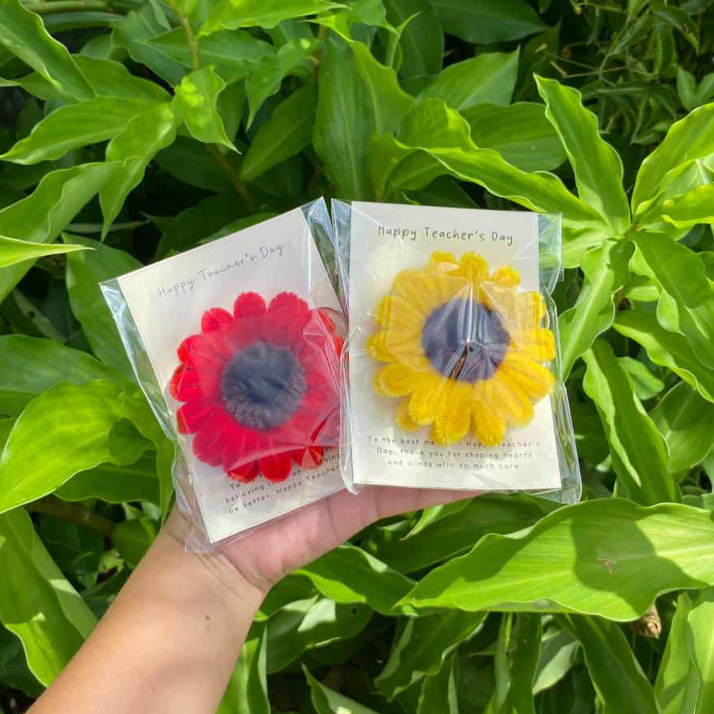 Keychain fuzzy flowers